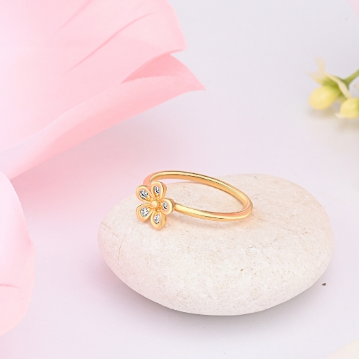 mini daisy ring