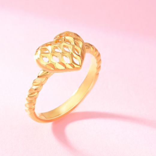 bold heart twisted band ring