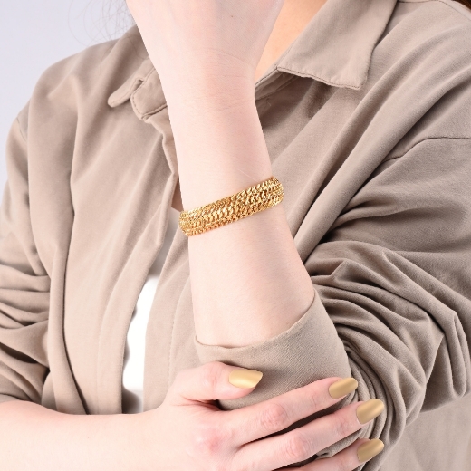 wide curb bracelet for women