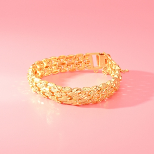 wide oval link bracelet