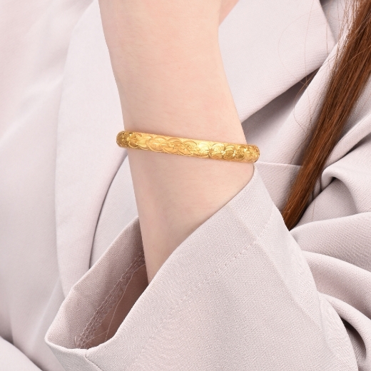 classic star bangle women
