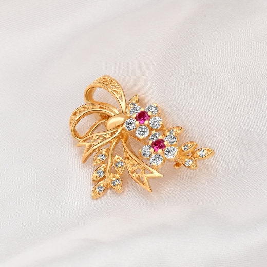 mini daisy brooch
