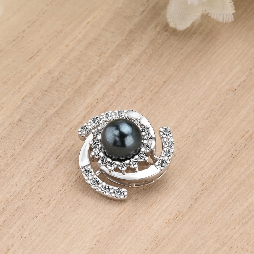 round swirl brooch