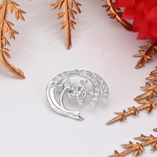 round leaf brooch