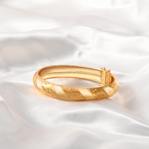 Engraved Star Bangle