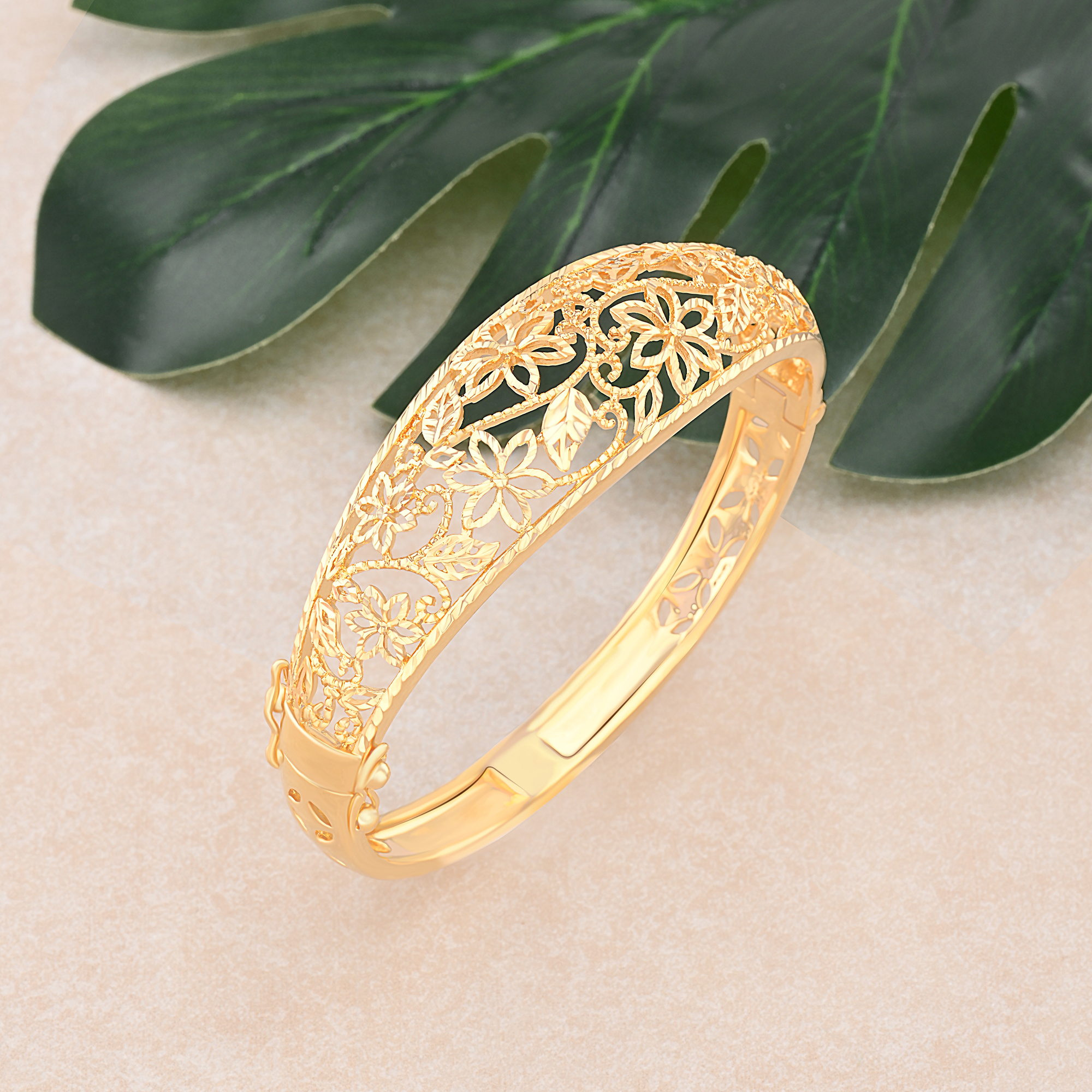 Zhulian Malaysia. Flroal Filigree Gold Plated Bangle