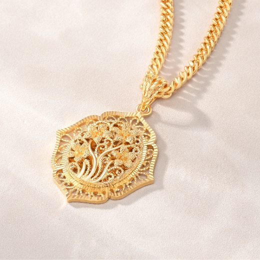 Oval Filigree Flower Pendant