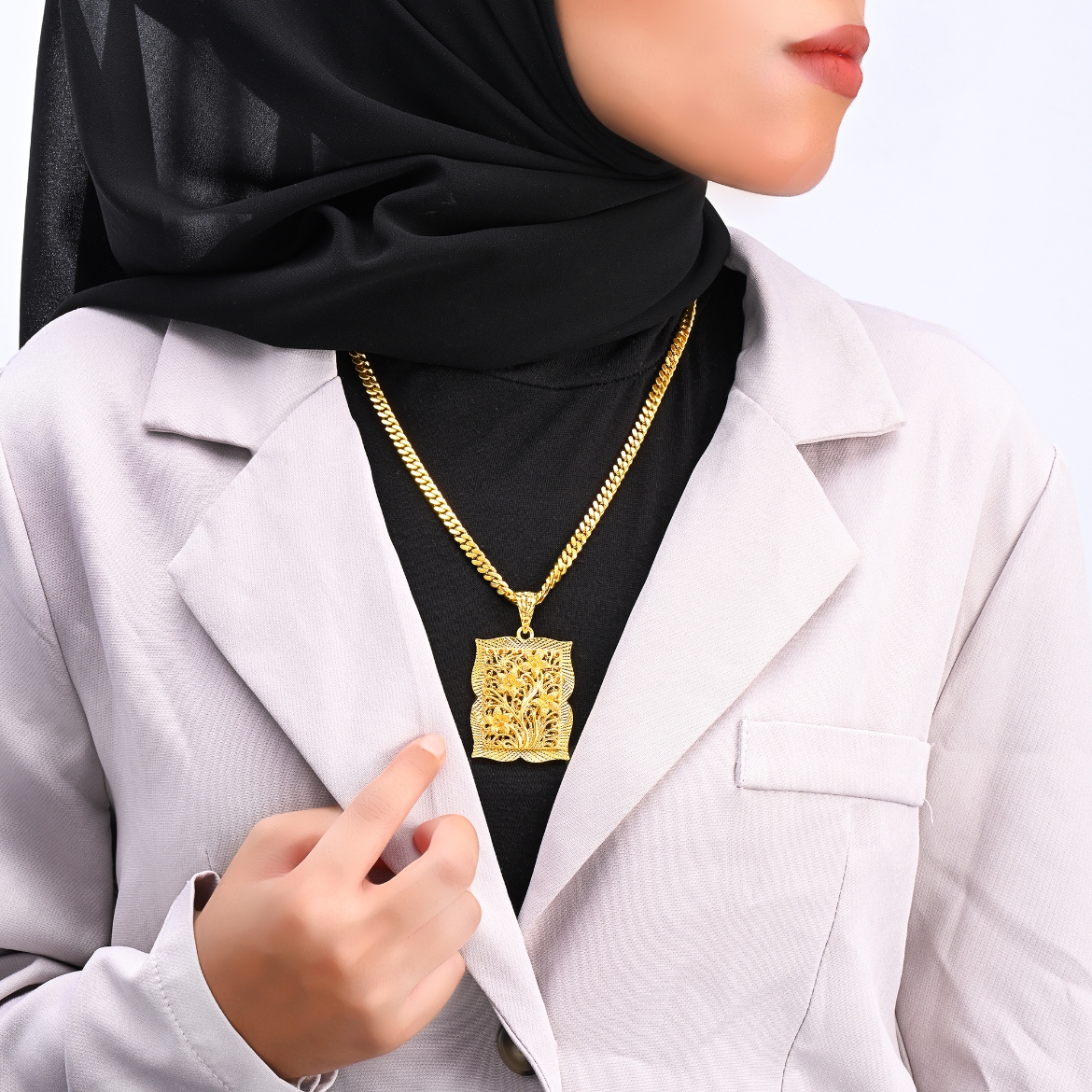 Picture of Vintage Filigree Rectangle Flower Pendant Gold Plated