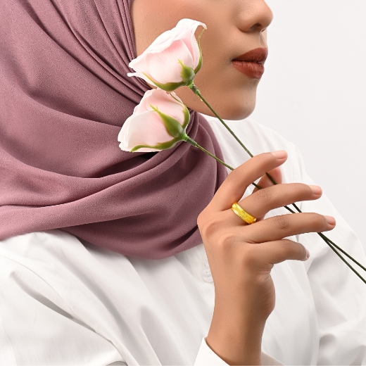 Wide Band with Slanted Lines for women